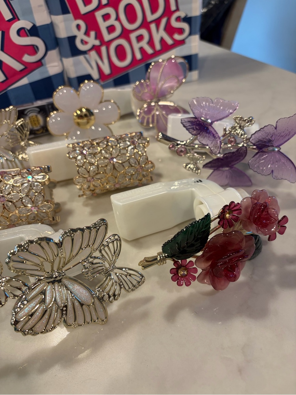 Bath & Body Works Spring and Summer Bundle 13 Wallflowers & 10 Scent bulbs - Picture 3 of 6